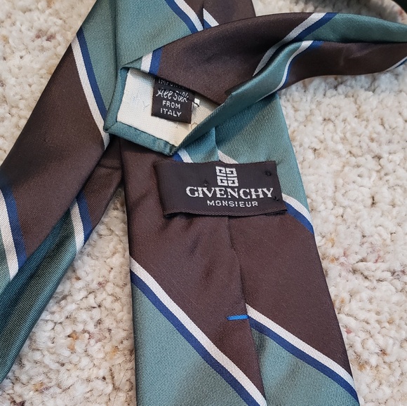 Vintage Givenchy tie - Picture 2 of 3